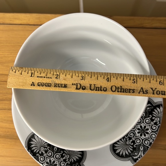 4 Black White Salad Appetizer Desert Plates and 1 Bowl - Picture 5 of 7